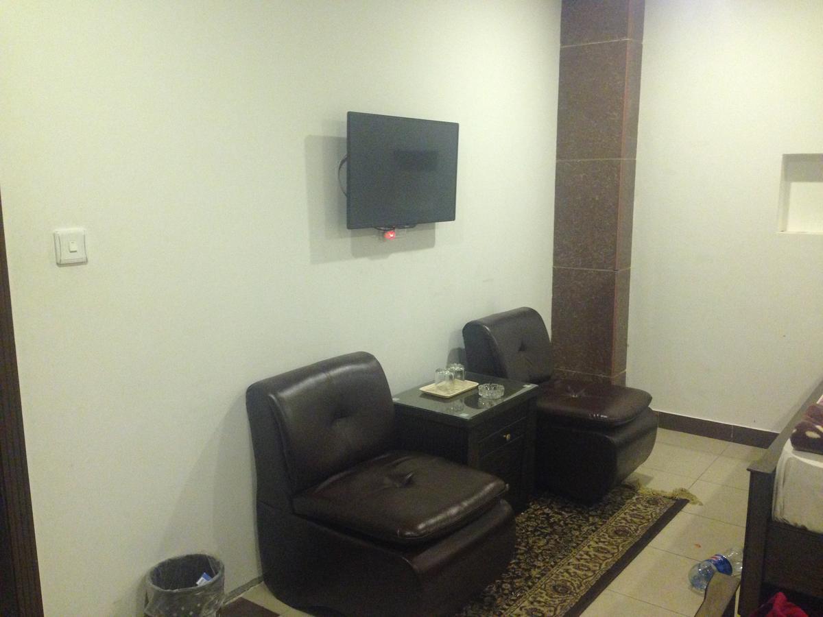 The Smart Hotel Murree Extérieur photo