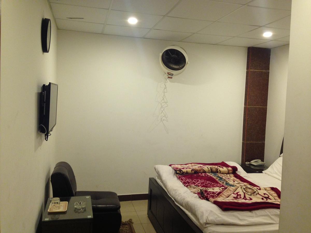 The Smart Hotel Murree Extérieur photo