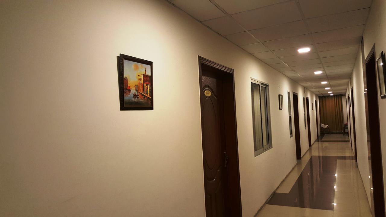 The Smart Hotel Murree Extérieur photo